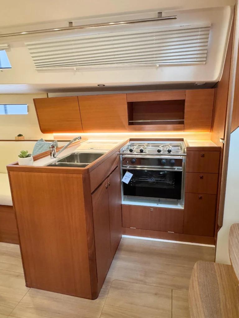 Kitchen J/36
